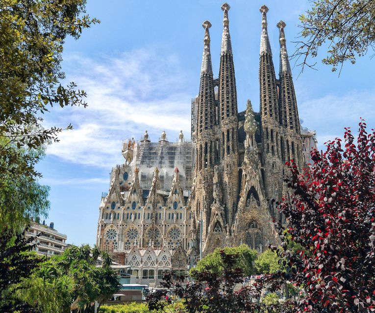 Barcelona: Sagrada Família Skip the Line Tour & Entry Ticket - Key highlights you should not miss