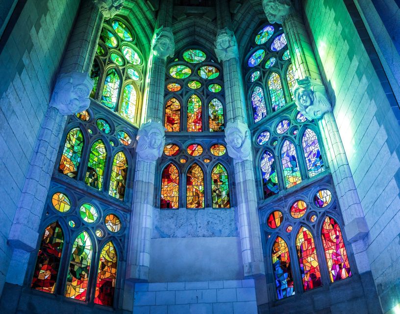 Barcelona: Sagrada Família Skip the Line Tour & Entry Ticket - The 75-minute guided circuit inside Gaudi’s work-in-progress