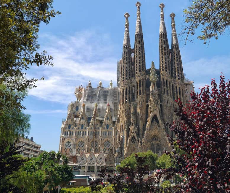 Barcelona: Sagrada Familia Skip-the-line Tour with Guide - Sagrada Familia Fast-Track: what you really buy for $77