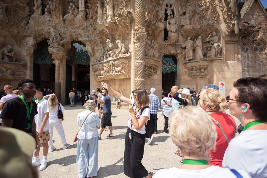 Barcelona: Sagrada Familia Small Group Guided Tour - Who This Tour Suits Best