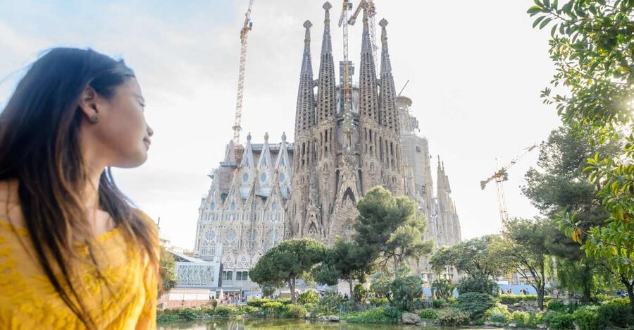 Barcelona: Sagrada Familia Tour & Optional Tower Visit - Key things I’d bet on