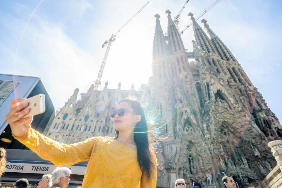 Barcelona: Sagrada Familia Tour & Optional Tower Visit - Optional tower visit: views, rules, and how weather changes the plan