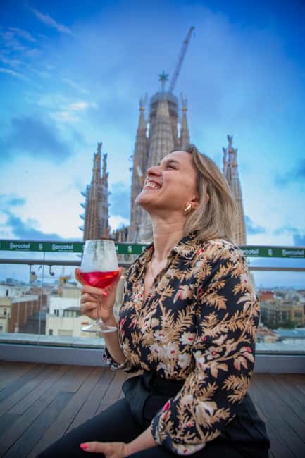 Barcelona: Sagrada Familia Tour Priority Access & Add-ons - Rooftop Terrace at Hotel Rosellón: Photos, Sangria, and Stair Reality