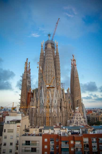 Barcelona: Sagrada Familia Tour Priority Access & Add-ons - The Outside Façade Stop: Getting Oriented Fast