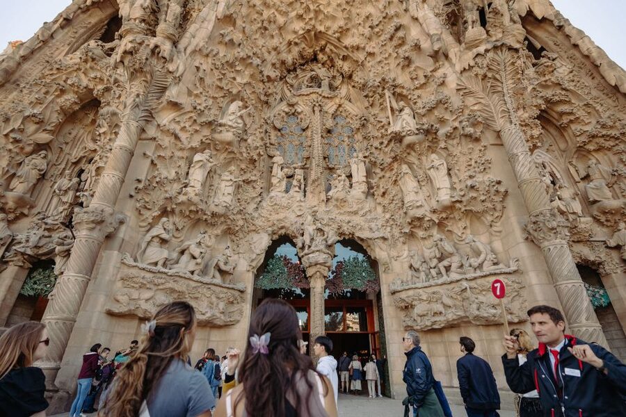 Barcelona: Sagrada Familia Tour w/Skip-the-Line Entry Ticket - The Museum Stop and What to See Next (Crypt, Too)