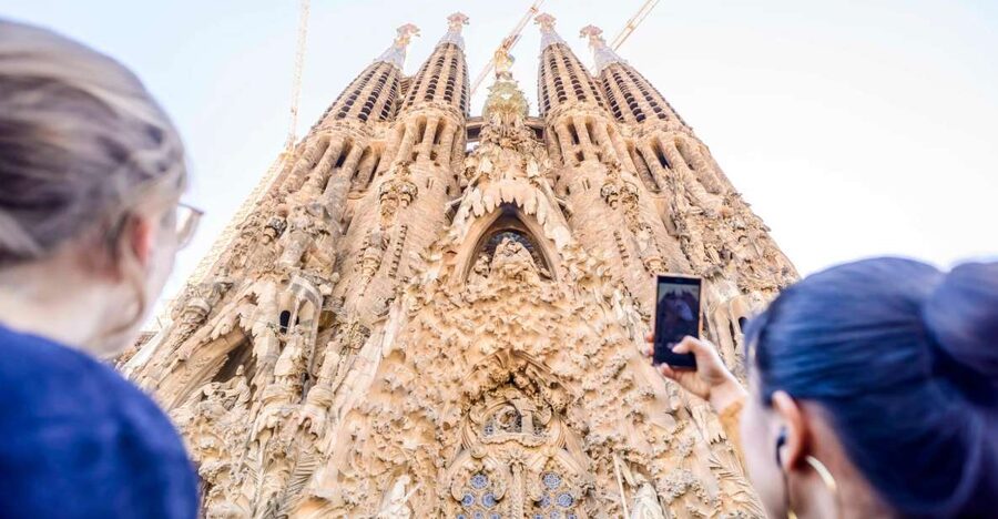 Barcelona: Sagrada Familia Tour with Optional Tower Access - Why This Sagrada Familia Tour Feels Faster Than DIY