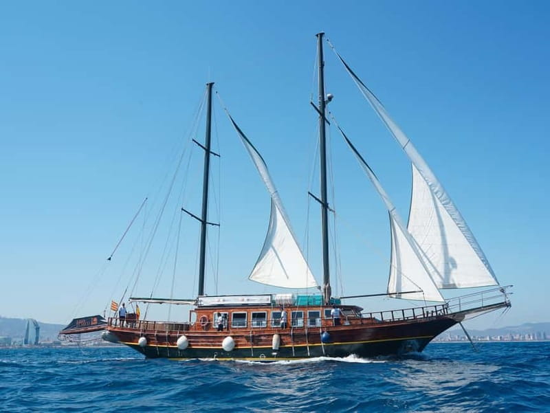 Barcelona Sailing Cruise - The Aperol Spritz tasting, bar service, and what costs extra