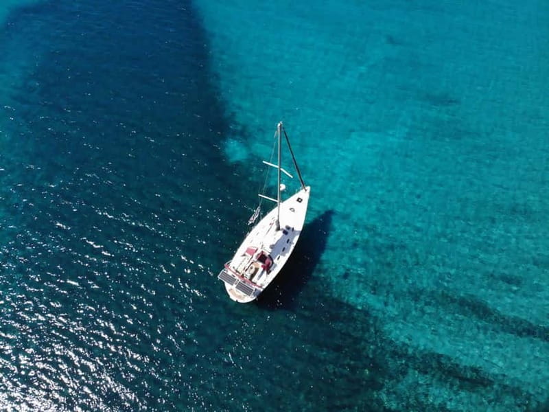 Barcelona: Sailing Tour with Drinks and Snacks - Practical tips so you feel comfortable from dock to swim