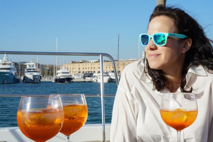 Barcelona: Sailing Tour with Vermouth and Drinks - Your 10 to 12 meter sailing yacht, and what the skipper actually does