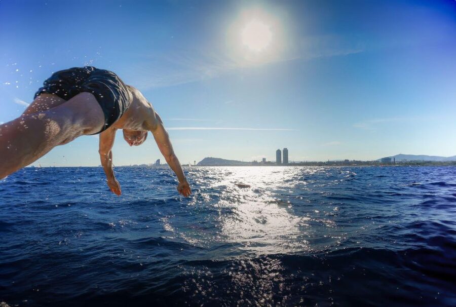 Barcelona: Sailing Tour with Vermouth and Drinks - Cruising Barcelona’s coast: what to look for from the sea