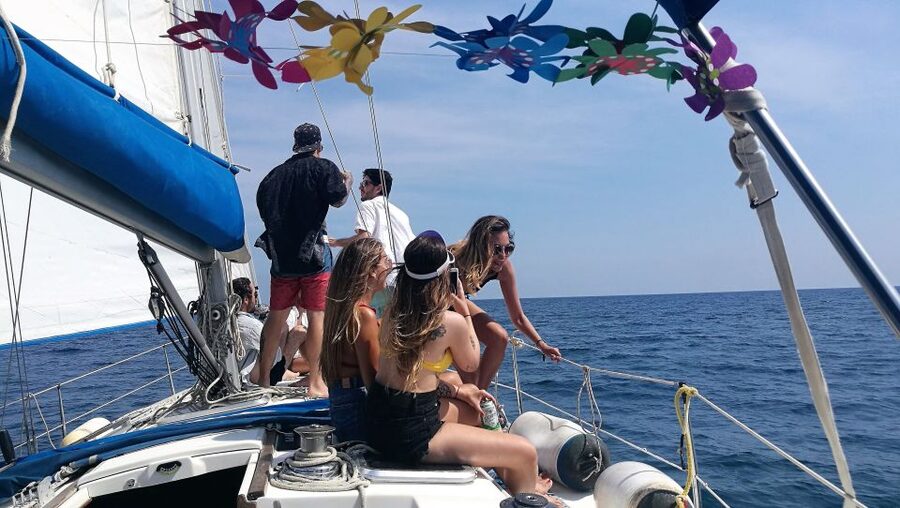Barcelona: Sailing Trip with Drinks and Snacks - Who this Barcelona sailing trip is best for
