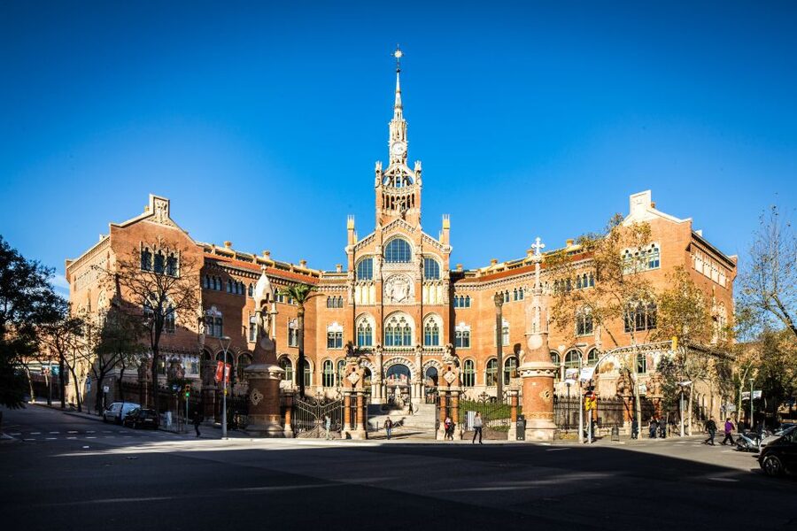 Barcelona: Sant Pau Recinte Modernista Entry Ticket - Pavilions and passages: where to look for the best Art Nouveau details