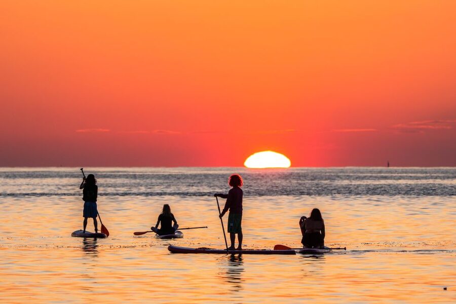 Barcelona: Sunrise Paddleboarding with Instructor and Photos - What to bring, and how to avoid the most common first-timer hiccups