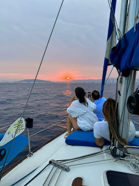 Barcelona: Sunset Sailboat Cruise with Drinks and Snacks - Key things to know before you book