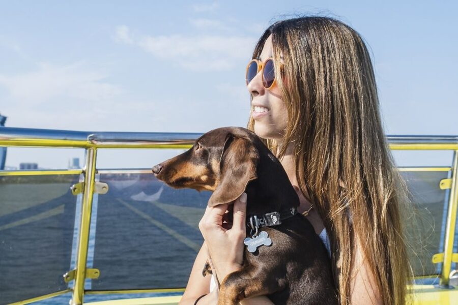 Barcelona: Sunset Sailing Cruise with Live Music - Sea Conditions, Crowd Levels, and Who This Cruise Suits