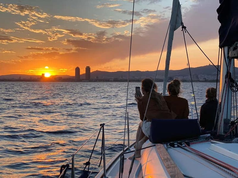Barcelona: Sunset Skyline Cruise with Cava and Snacks - Getting to Port Olimpic and finding the right boat fast