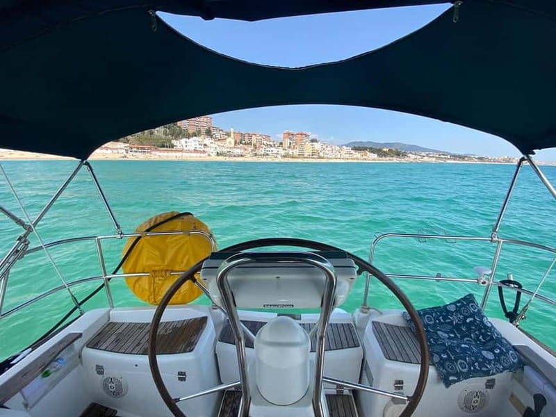 Barcelona: Sunset Skyline Cruise with Cava and Snacks - The route highlights you’ll actually notice: Colon, La Rambla area, Sagrada Familia