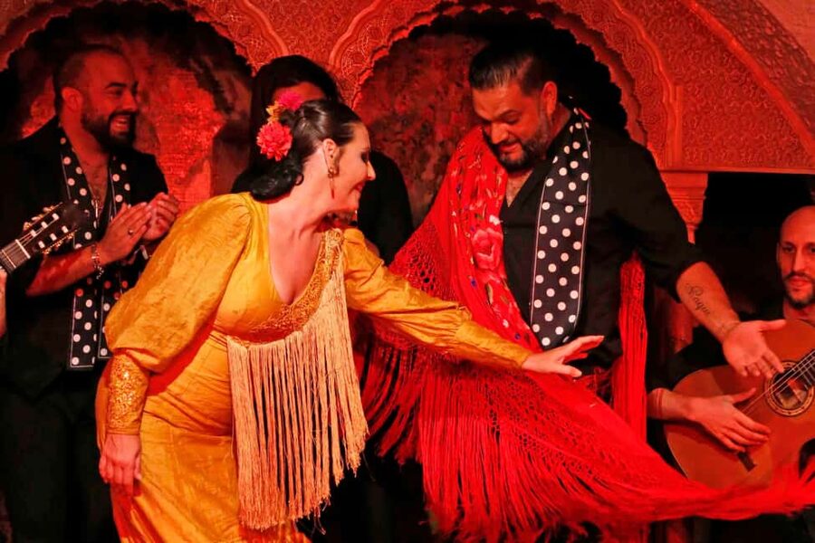 Barcelona: Tablao Flamenco Cordobes with Food/Drink Options - Dinner Options: Tapas, Spanish Tasting Buffet, or Alhambra-Style