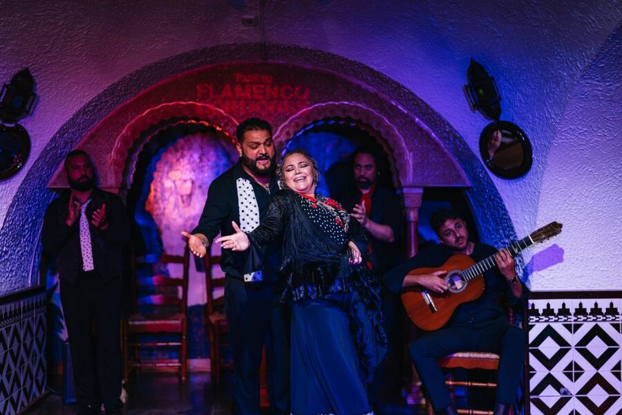 Barcelona: Tablao Flamenco Cordobes with Food/Drink Options - Seats, Sound, and Audience Etiquette That Makes It Better