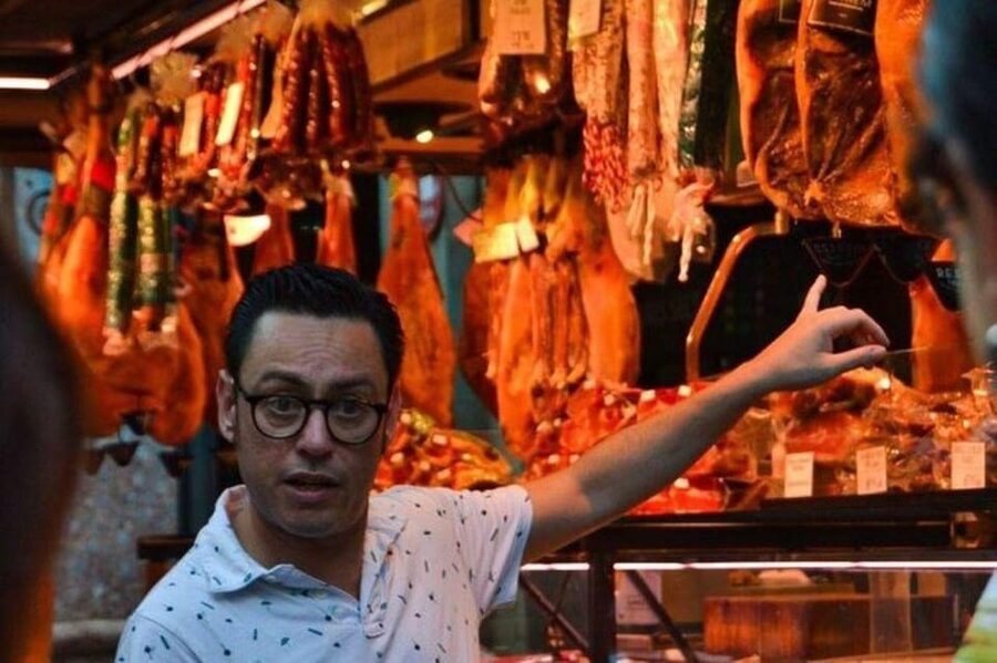 Barcelona: Tapas Walking Tour with Food, Wine, and History - Pacing, Walking, and How to Plan Your Meal Beforehand