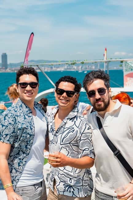 Barcelona: The Original Barcelona Boat Party - Starting at the Coconut Club: where the night begins