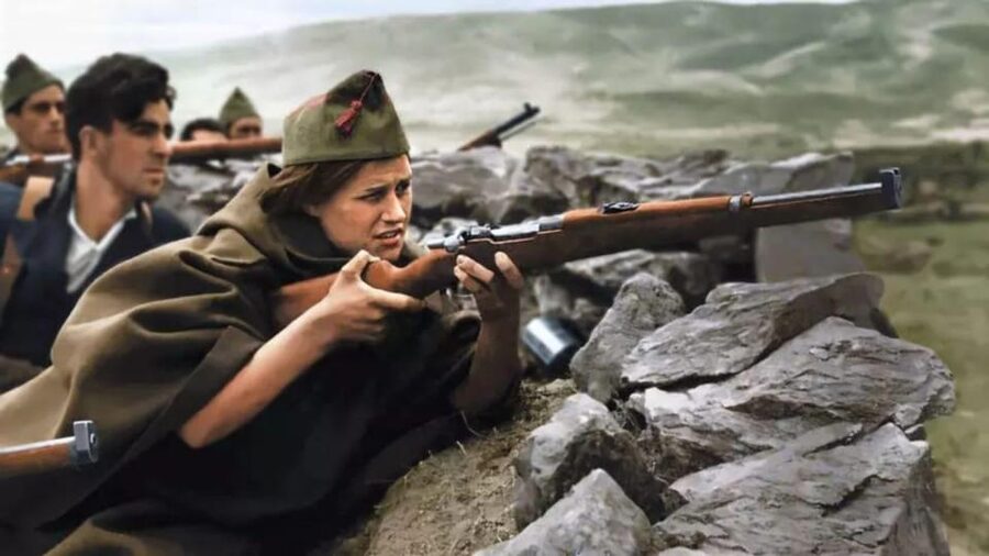 Barcelona: The Spanish Civil War Historical Walking Tour - The bigger world: Hitler, Mussolini, the International Brigades