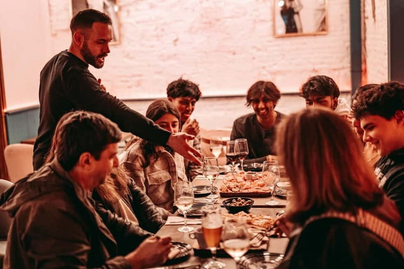 Barcelona: Tipsy Tapas & History Tour in the Gothic Quarter - Why this Tipsy Tapas and History walk makes sense in Barcelona