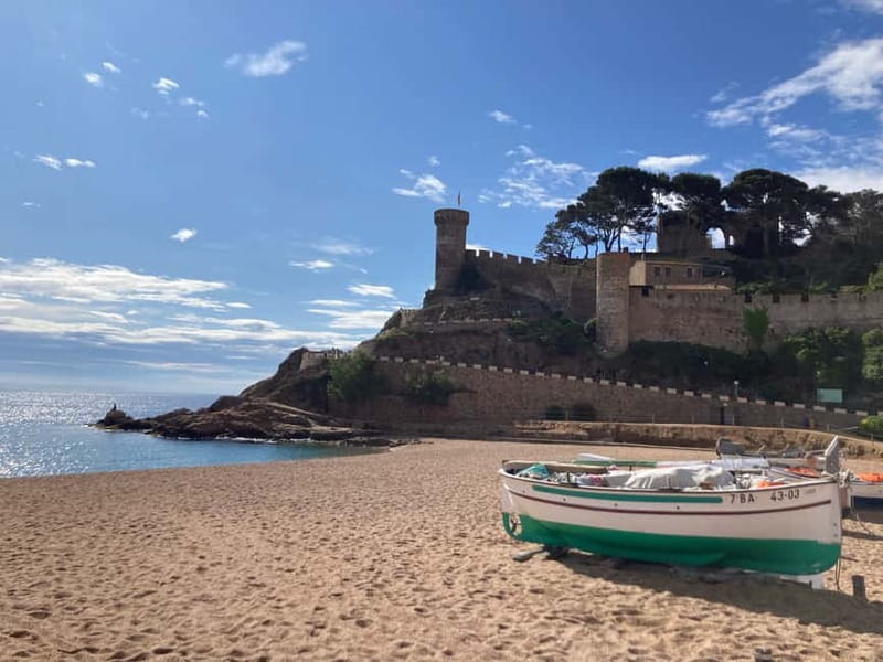 Barcelona: Tossa de Mar & Costa Brava boat, very small group - The coastal path walk: 2.5 km, 90 m, and real sea views