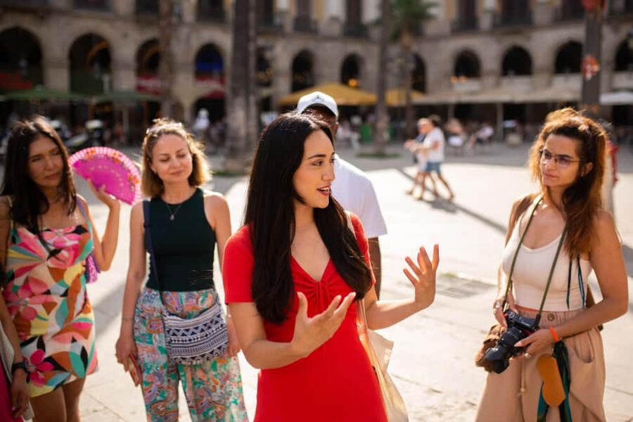 Barcelona Walk Like a Local: El Born & Gothic 15+ Sights - Meeting point at Passeig de Picasso, and the one mistake to avoid