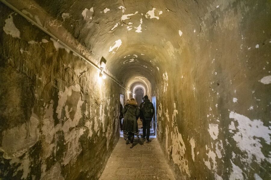 Barcelona: Walking tour with Montjuic Castle & Cable Car - Walking back to El Molino Paral·lel, and what to do after