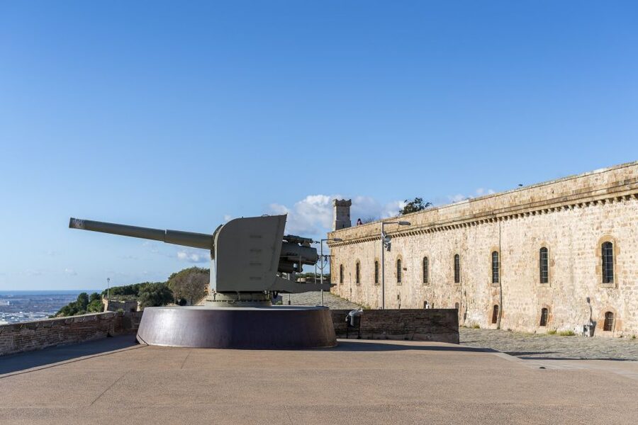 Barcelona: Walking tour with Montjuic Castle & Cable Car - Who this tour is best for, and who might skip it