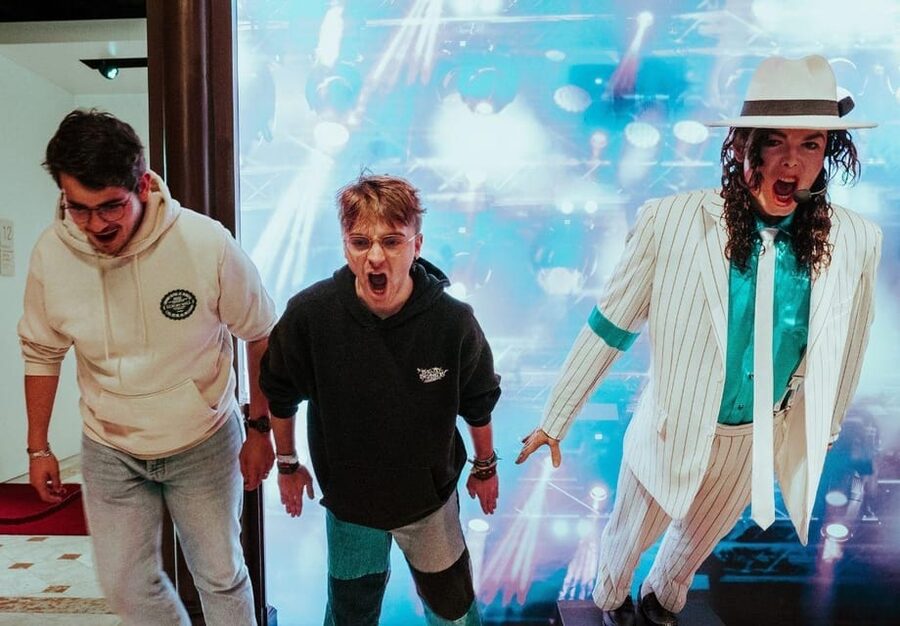 Barcelona: Wax Museum Entry Ticket - Comfort notes: elevators, motion sickness, and wheelchair access