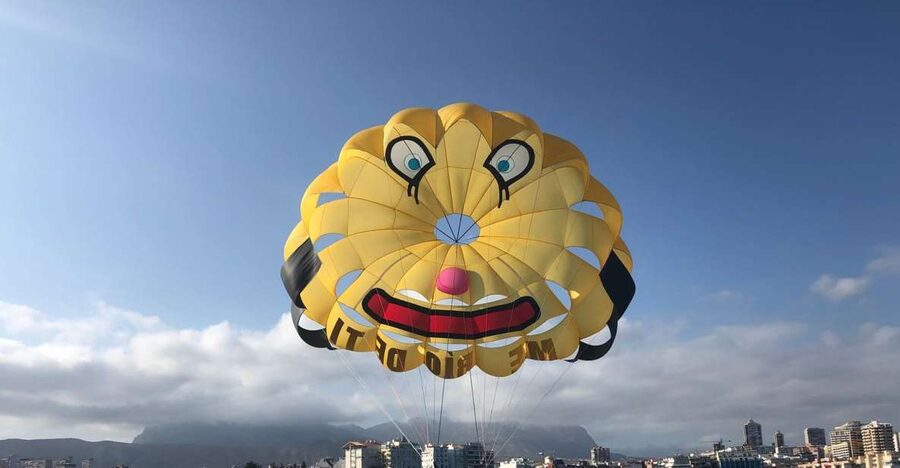 Benidorm: Parasailing Boat Trip with Costa Blanca Views - Sliding Up From Playa de Poniente: What the 30 Minutes Feel Like