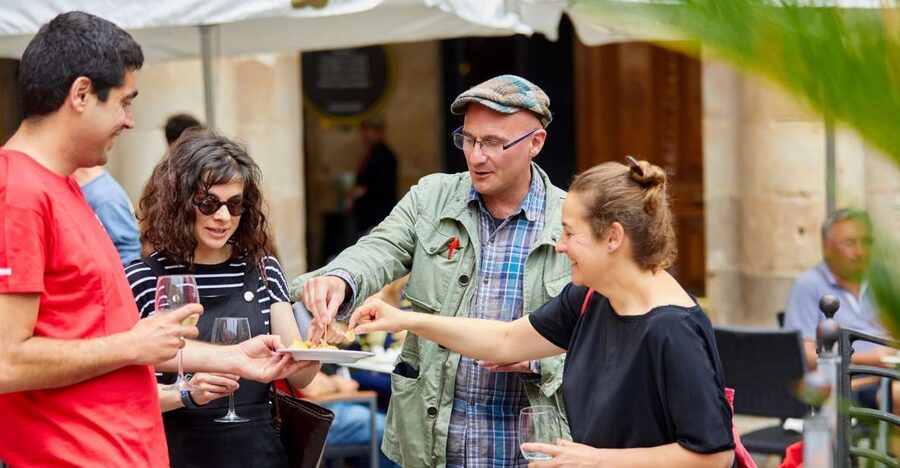 Bilbao: Exclusive Food & Wine Tasting Tour with Local Guide - Casco Viejo is where the pintxos make sense