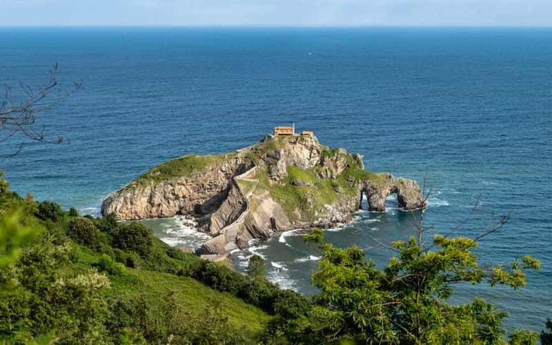 Bilbao: Gaztelugatxe, Bermeo, Mundaka, Gernika, & Wine Tour - Key moments that make this Bilbao loop worth it