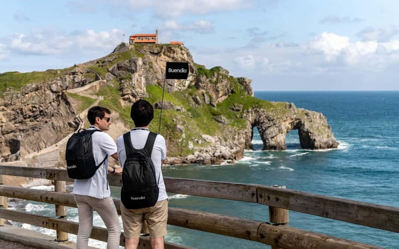 Bilbao: Gaztelugatxe, Bermeo, Mundaka, Gernika, & Wine Tour - Mundaka, lunch time with ocean views and practical free exploring