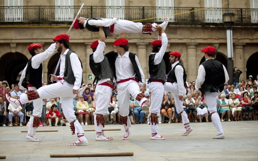 Bilbao old town walking tour - Why this Bilbao Old Town walk works in real life