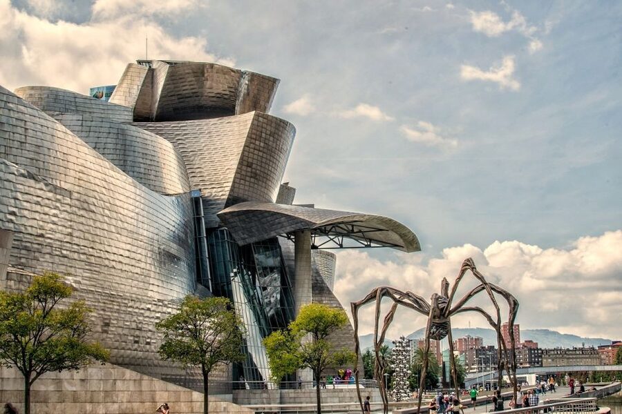 Bilbao: Private & Exclusive Guggenheim Museum Guided Tour - ArcelorMittal gallery and Richard Serra’s eight sculptures