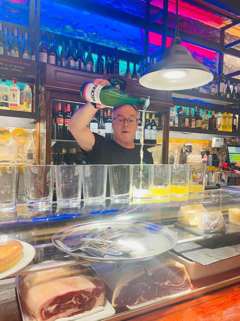 Bilbao’s #1 Food & Wine Experience - Where you start and how the neighborhoods shape the night