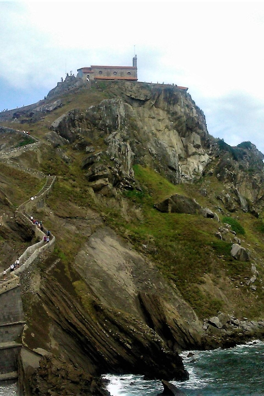 Bilbao: San Juan de Gaztelugatxe and Walk along Basque Coast - First stop: photo break and a viewpoint tucked in the vegetation