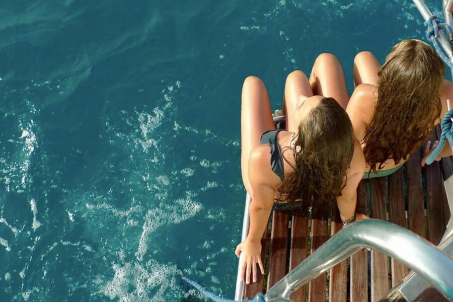 Cabo de Gata: Yacht Tour to the 5 Best Beaches - Cala de Enmedio: the secluded anchor and crystal-clear swim time