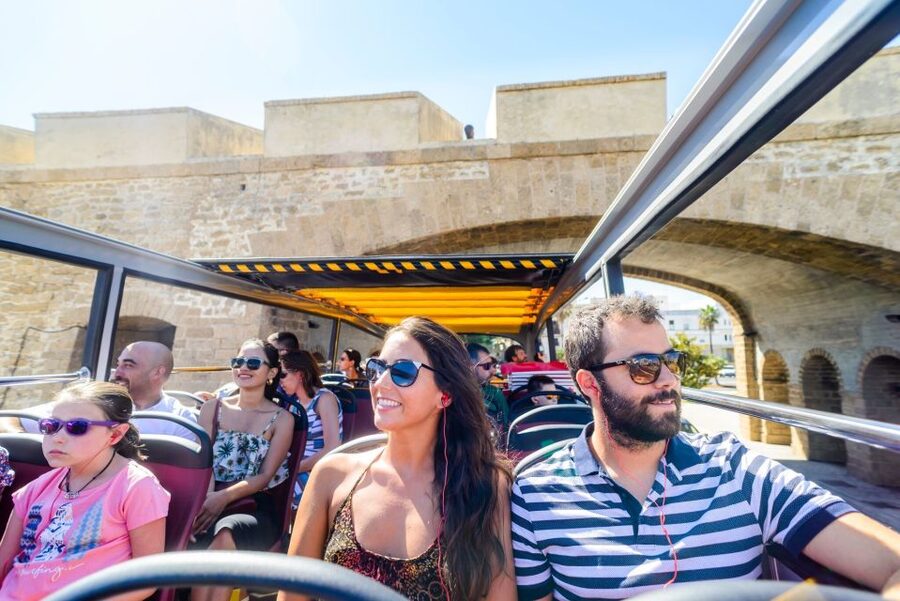 Cadiz: City Sightseeing Hop-On Hop-Off Bus Tour - How the 75-minute loop works in real life