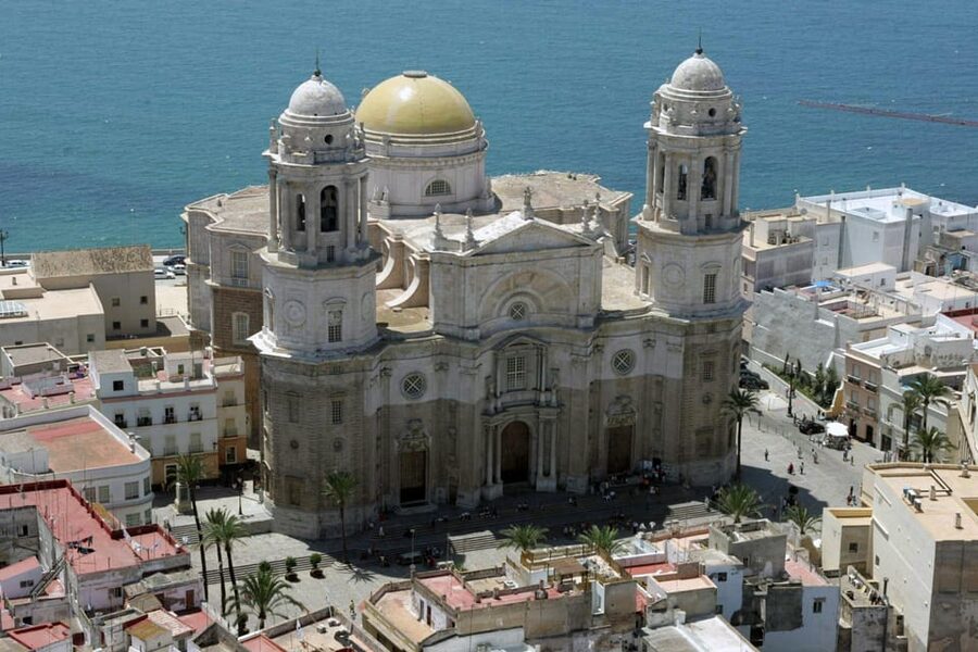 Cadiz: Medieval Tour - The Gates of Earth: Defensive Myth Meets Real City Planning