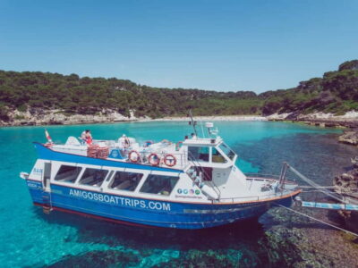 Cala’n Bosc: 3.5-Hour South Coast Sightseeing Boat Trip