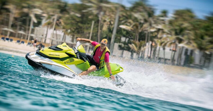 Caleta de Fuste: Jet Ski Circuit Experience - The safety briefing: how they set you up to enjoy the throttle