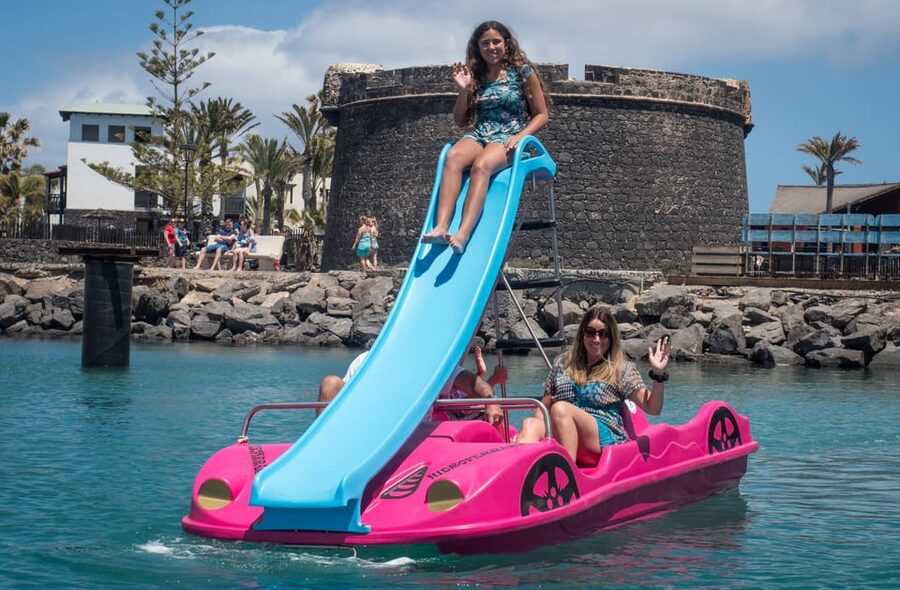 Caleta de Fuste: Pedalo with slide rental - Caleta de Fuste pedalo with slide, calm water plus real fun