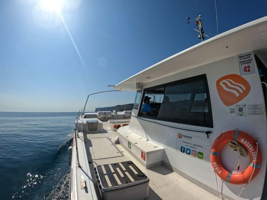 Calpe: Motor catamaran with a swim stop and optional lunch - Meeting at Mundo Marino: the one thing you must nail