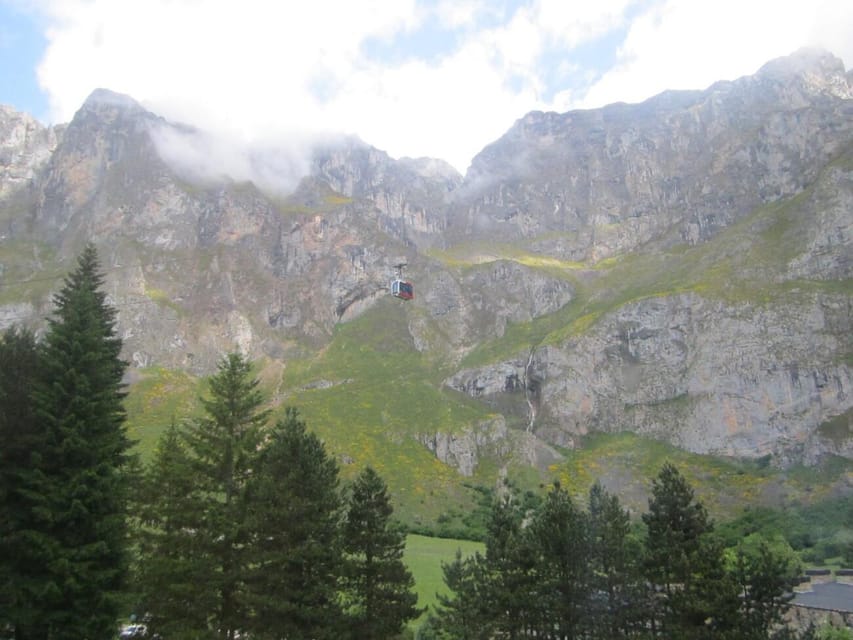 Camaleño: Fuente Dé Cable Car Ticket Ride - The ride up: 753 meters in about 4 minutes