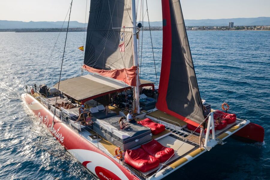 Cambrils: Catamaran Day Cruise with BBQ and Drinks - Who this catamaran day trip suits best