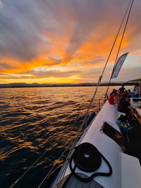 Cambrils: Costa Dorada Sunset Catamaran Cruise with Drinks - The 2-Hour Flow, Hour by Hour (What Happens on Board)